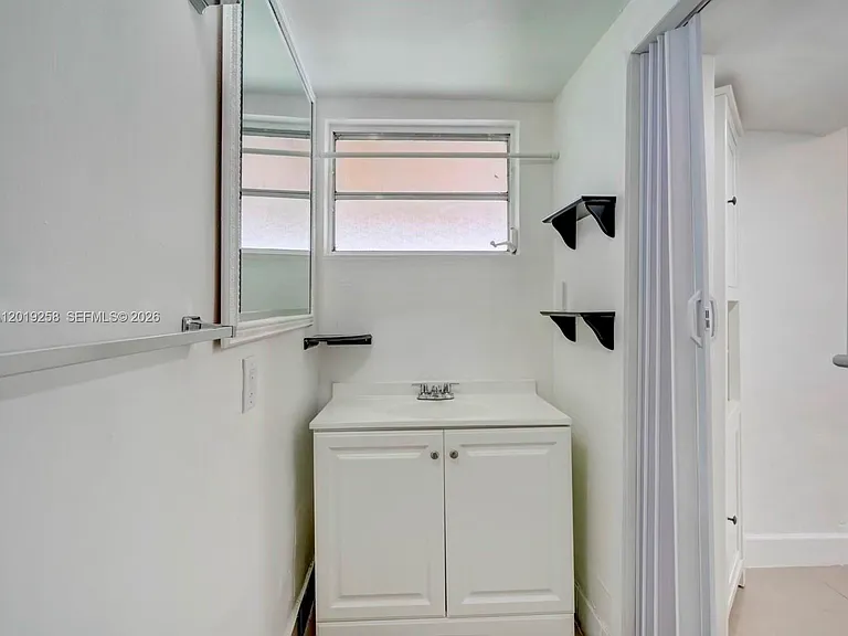 9994 SW 39th Ter — Photo 4