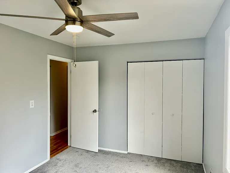 126 Honeysuckle Ct — Photo 8