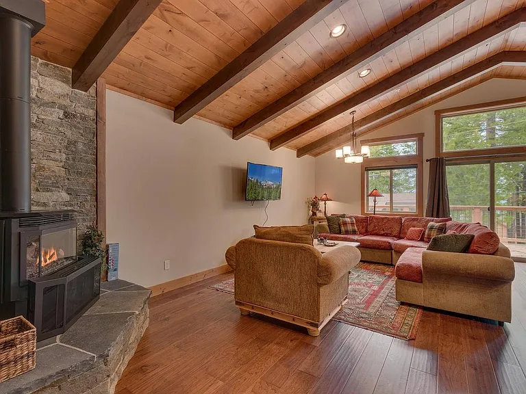 149 Skyland Way — Photo 3