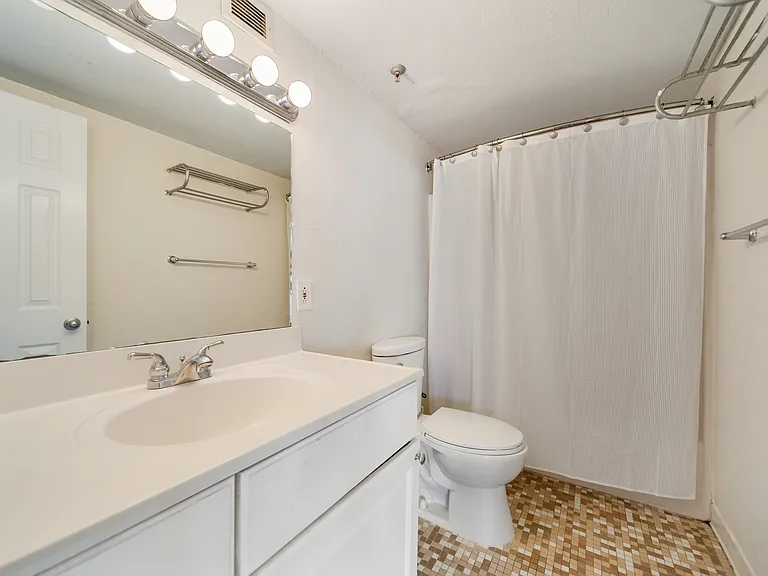 375 Ralph McGill Blvd NE #1402 — Photo 5