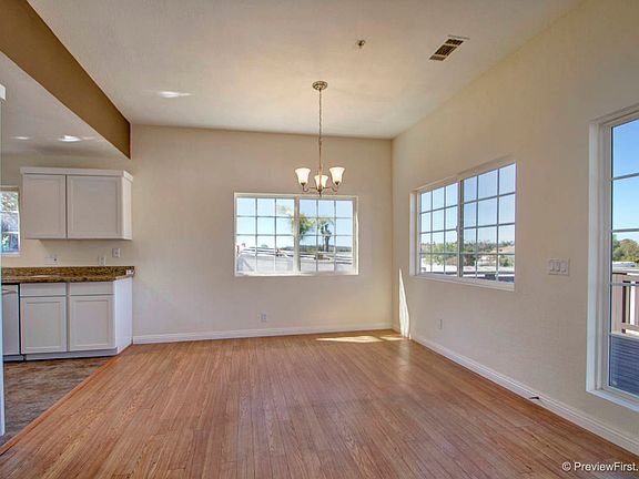 5th image of 2339 Bautista Ave