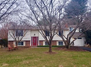 1112 Riva Ridge Dr, Great Falls, VA 22066