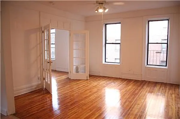 Rented by Adina Realty | media 35