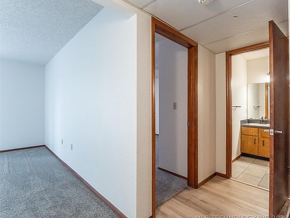 5th image of 301 E Washington Ave