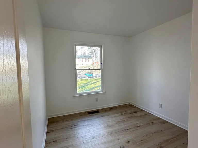 104 Durham Dr — Photo 18