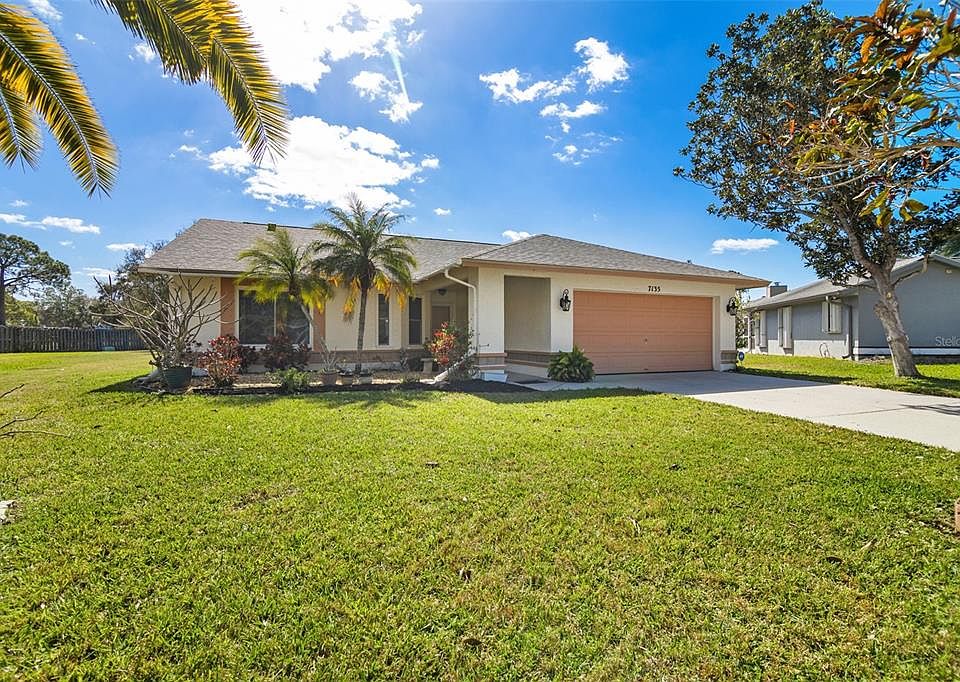 1st image of 7135 QUEEN PALM CIRCLE