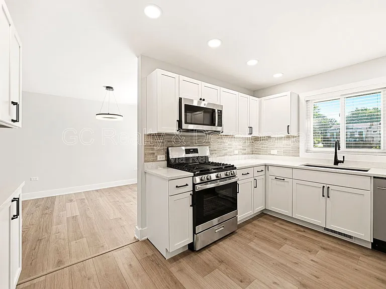 106 Hawthorne Dr — Photo 6