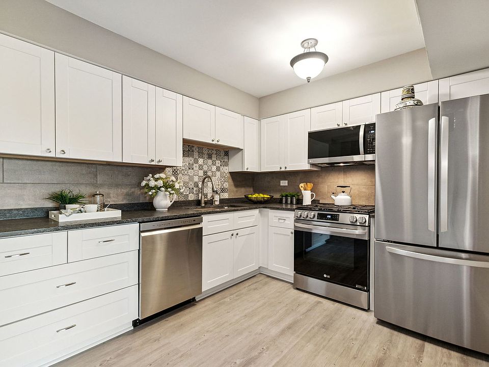 Lakewood Condominiums 608 Waterford Rd S Schaumburg IL Zillow