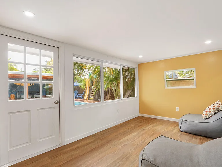 721 N Lakeside Dr — Photo 44