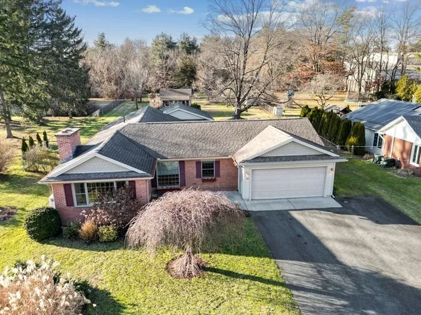 28 Parker St, East Longmeadow, MA 01028