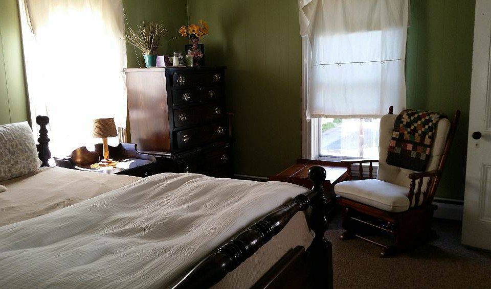 2nd image of 351 N Main St