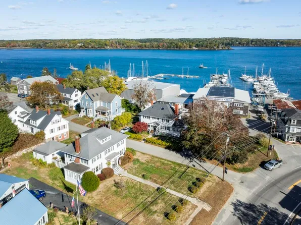 210 Ocean Point Road, Boothbay, ME 04544