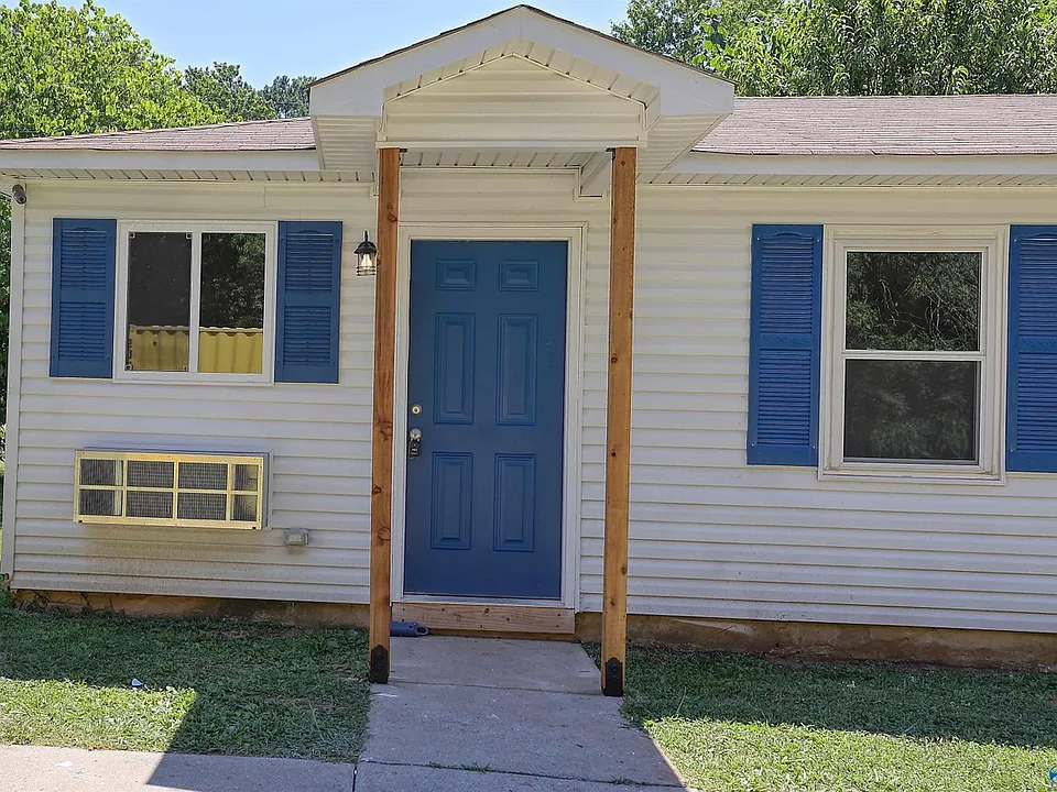 2903 Elmore Rd SW