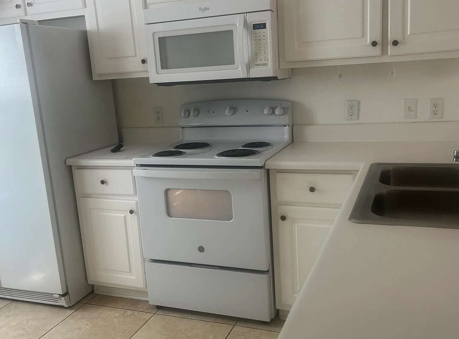 2 bed, 2.5 bath, 1200 sqft, $1,700 — Photo 4