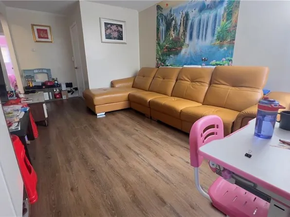 1853 West 4th Street image 3 of 12