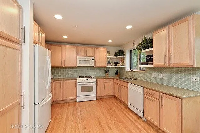 801 S Plymouth Ct #K — Photo 4