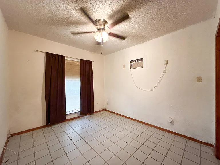 106 Florida St — Photo 7