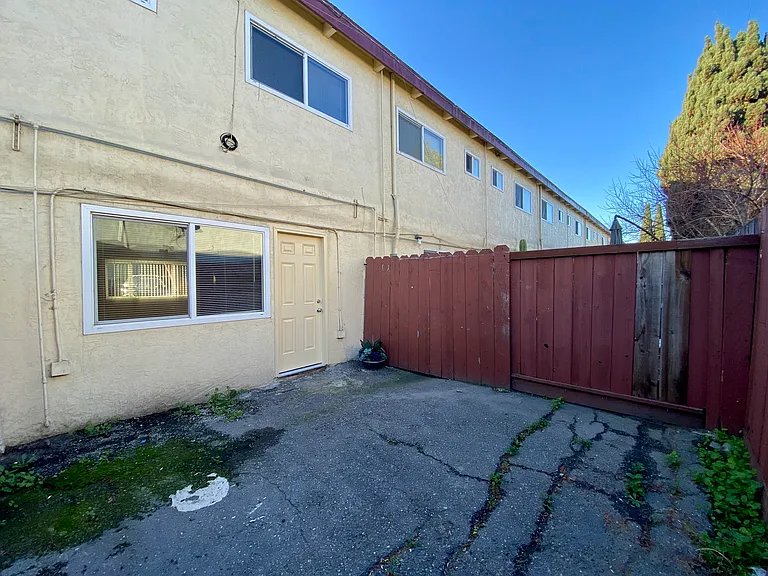Casa de Luna Townhomes — Photo 37