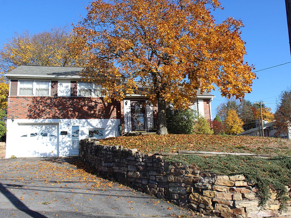 1st image of 412 Oak Ln