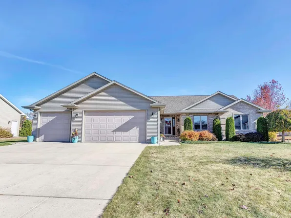 1530 Meadows Ln, Luxemburg, WI 54217