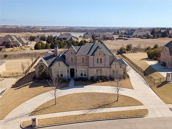 3rd image of 188 Yorkshire Dr