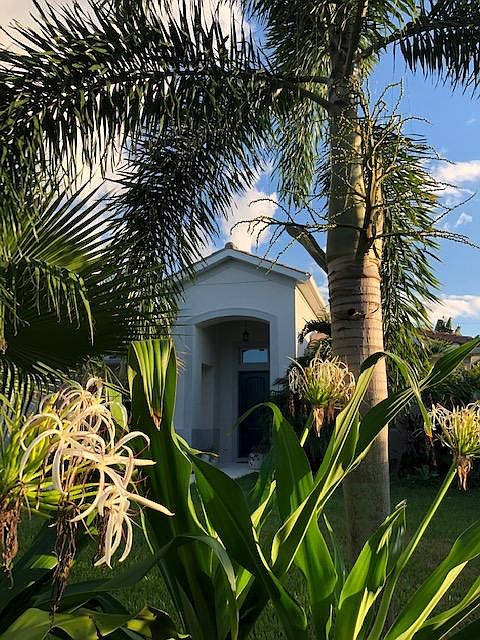 1st image of 232 Matisse Cir N