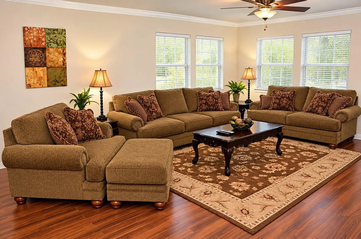 4 bed, 3.0 bath, 2400 sqft, $2,950 — Photo 4