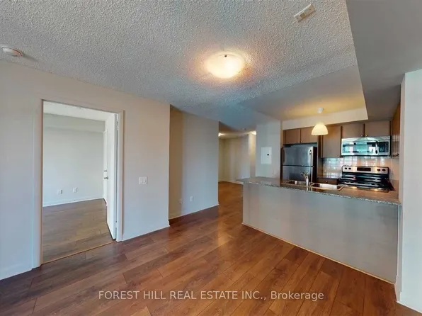 525 Wilson Ave #506, Toronto, ON M3H 0A7