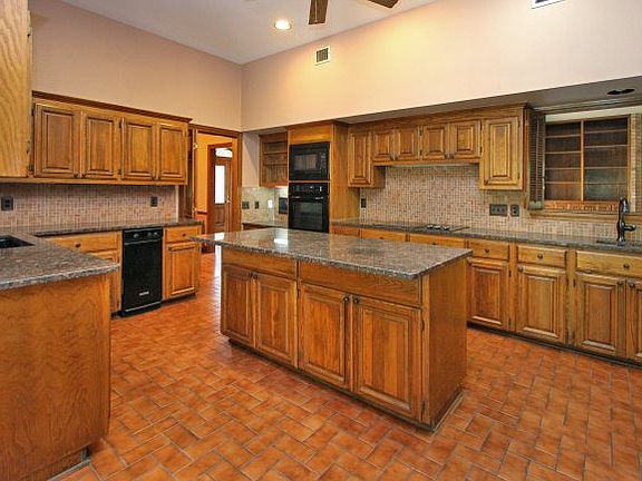 5th image of 13619 Wood Ln