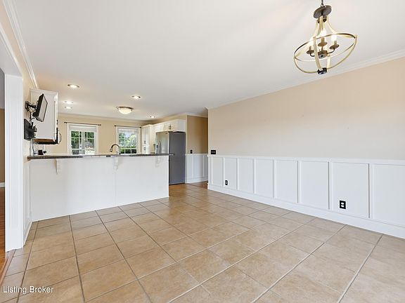 5th image of 1332 Pine Meadows Dr