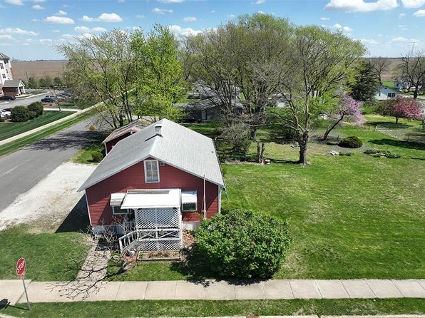 1104 Clement Ave, Forsyth, IL 62535