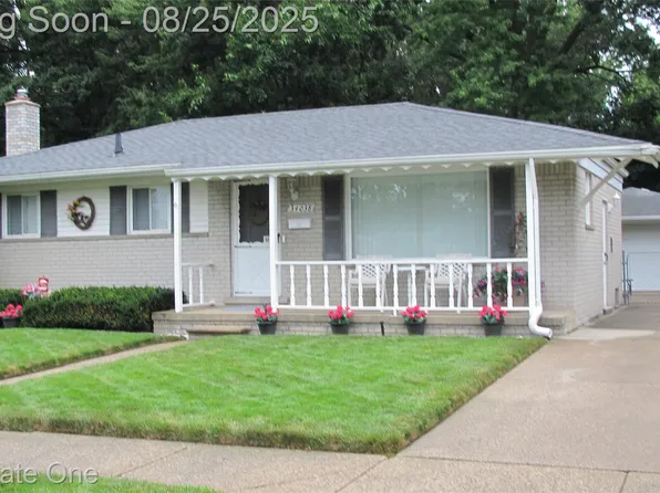 34038 Kennedy St, Westland, MI 48185