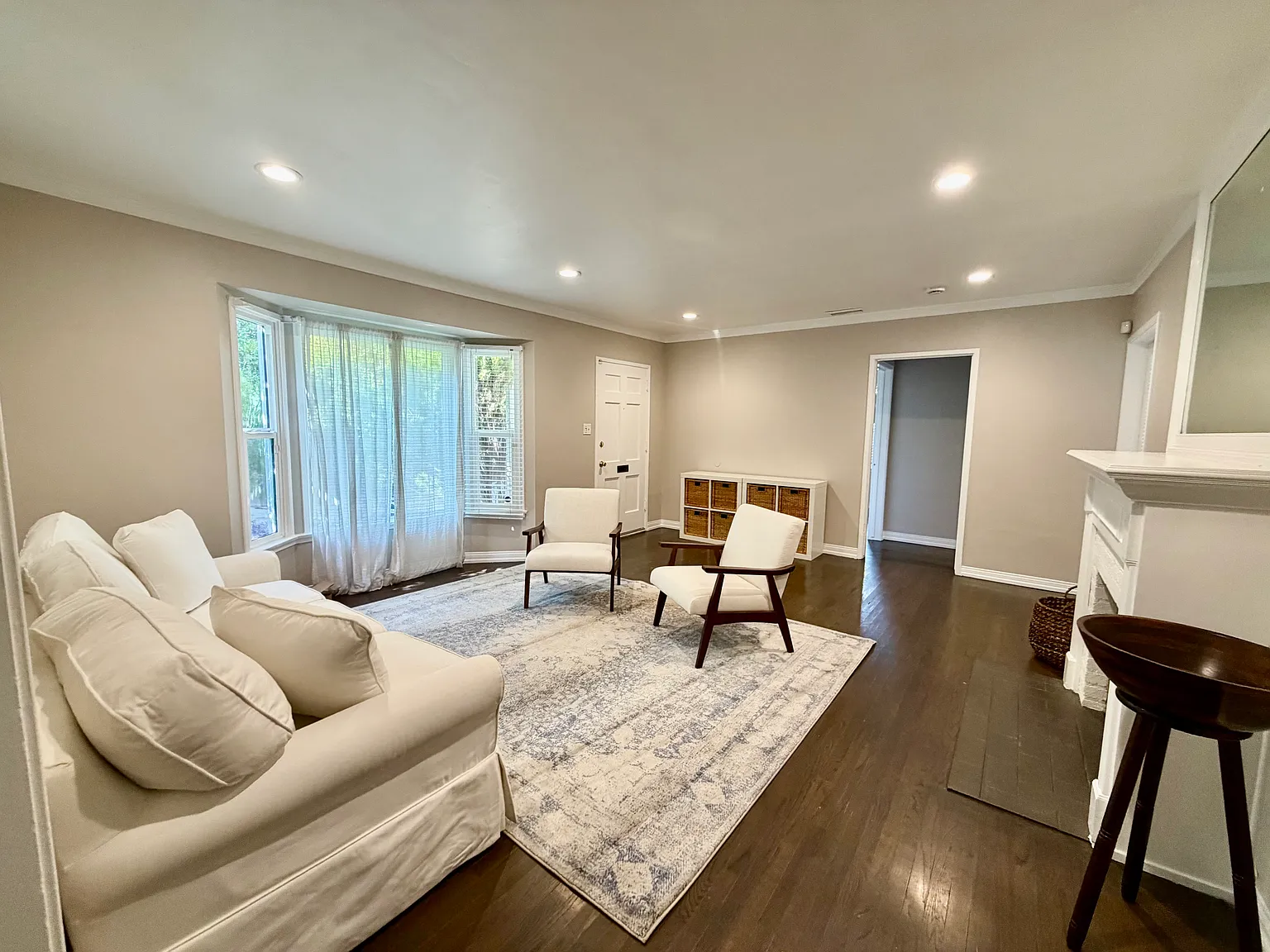 3 bed, 1.5 bath, 1543 sqft, $4,895 — Photo 3