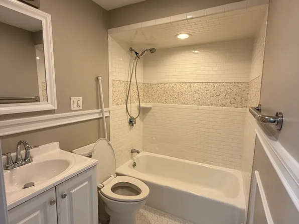 76 S Fremont St #3, Winthrop, MA 02152