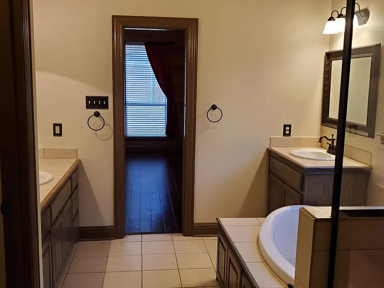 1621 Colonial Dr — Photo 34