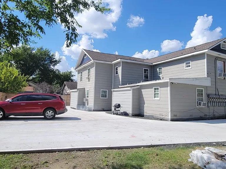 7124 Avenue F #7 — Photo 3