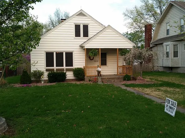 612 Locust St, Red Bud, IL 62278