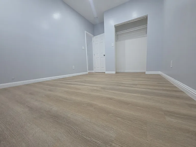 1715 W 64th St #1/4 — Photo 11