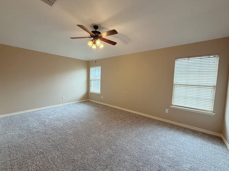 2620 Leisure Ln — Photo 7