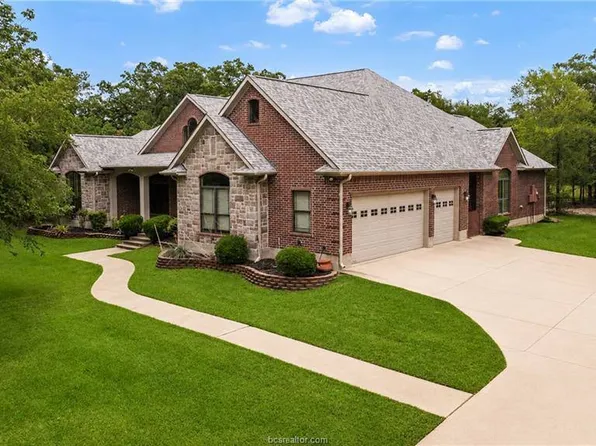 3926 Austins Estates Dr, Bryan, TX 77808