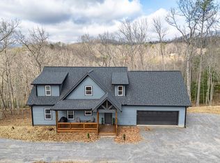 318 Tracks Hollow St, Murphy, NC 28906