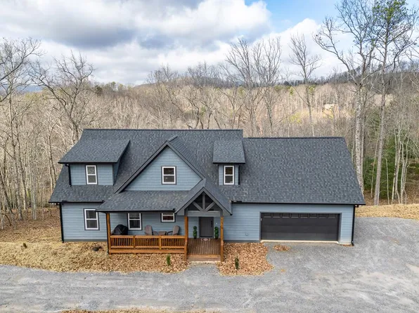 318 Tracks Hollow St, Murphy, NC 28906