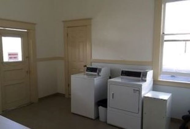 Building Photo 4