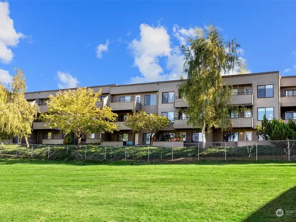 4895 SW 76th Street #D401, Mukilteo, WA 98275