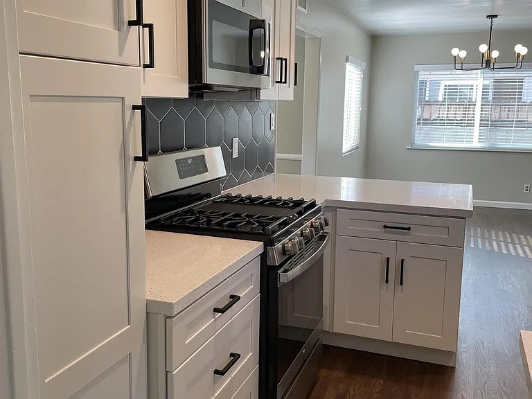 2634 Balfour Ave — Photo 18