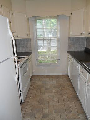 2nd image of 3315 Regents Park Ln Unit B