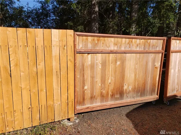 1081 E Lakeshore Dr W, Shelton, WA 98584