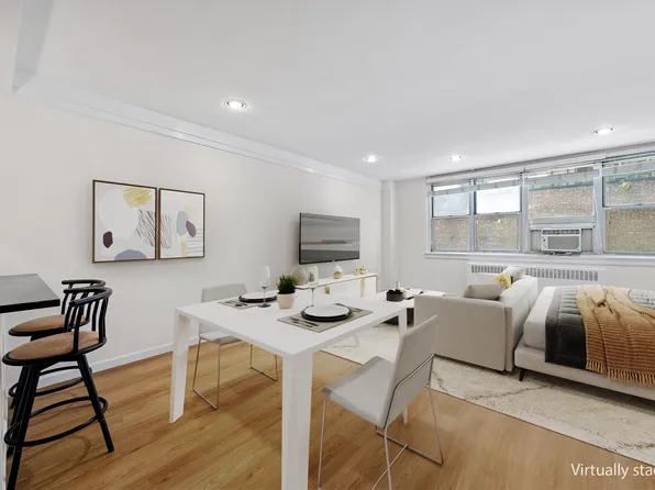 240 East 35th Street image 5 of 18