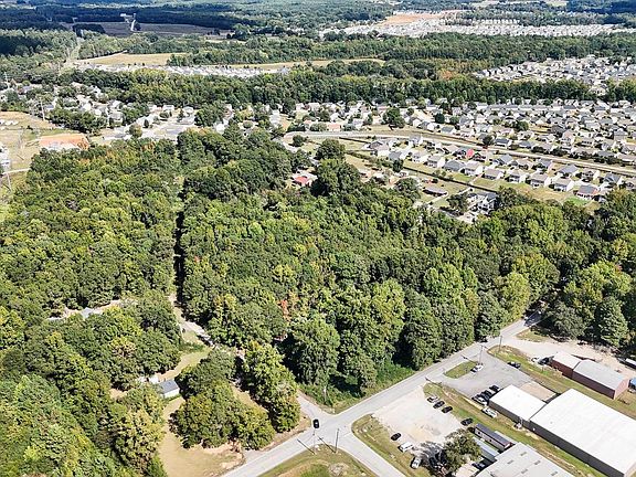 3rd image of 100 Hollywood Dr