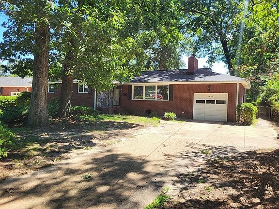2nd image of 1653 Sheppard Ave